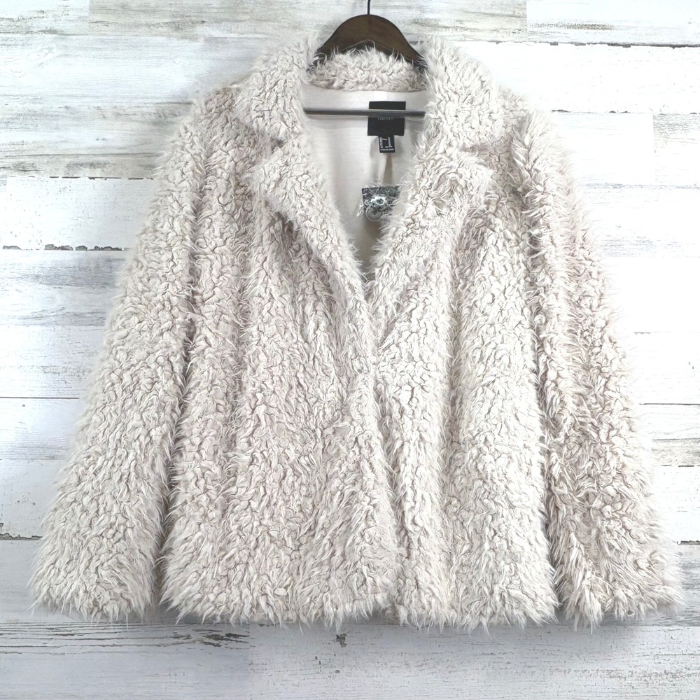 Forever 21 NEW Faux Fur Coat Jacket Medium Cream White Shaggy Plush Size M